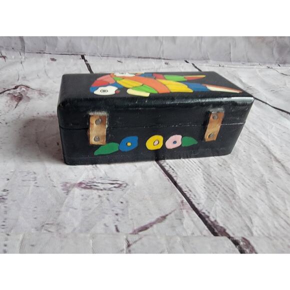 Wooden Hand Painted Trinket Box With Parrot, Flowers & Leaves Design 4in x 1in - Picture 4 of 9